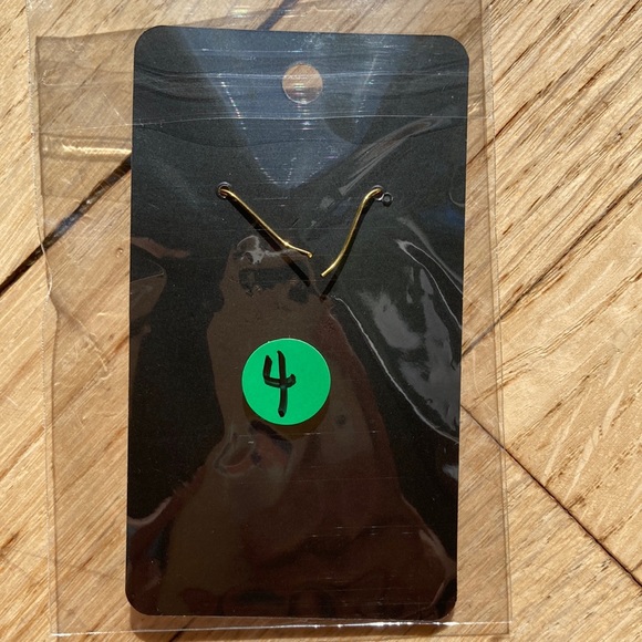 4.  “Maple leaf” earrings. - Picture 2 of 2